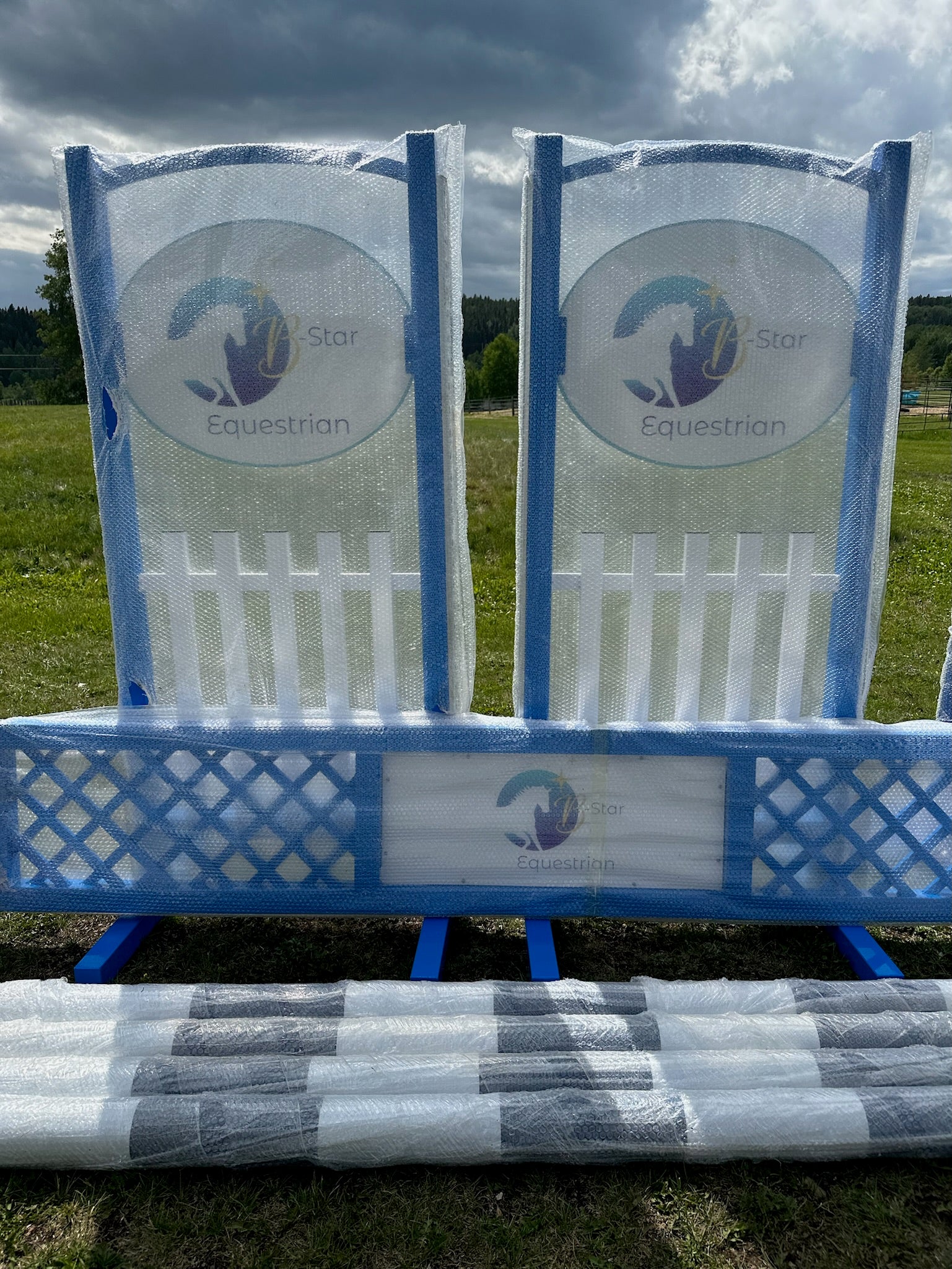 Custom Aluminum Horse Jump Standards – Durable, High-Quality Show Jumps – Design your own custom horse jump standards, built for training and competition. Featuring keyhole tracks for pinless cups and safety breakaway adapters, these weather-resistant, long-lasting jump standards are perfect for equestrian arenas, barns, and professional courses. Shop now for personalized, high-performance horse jumps!